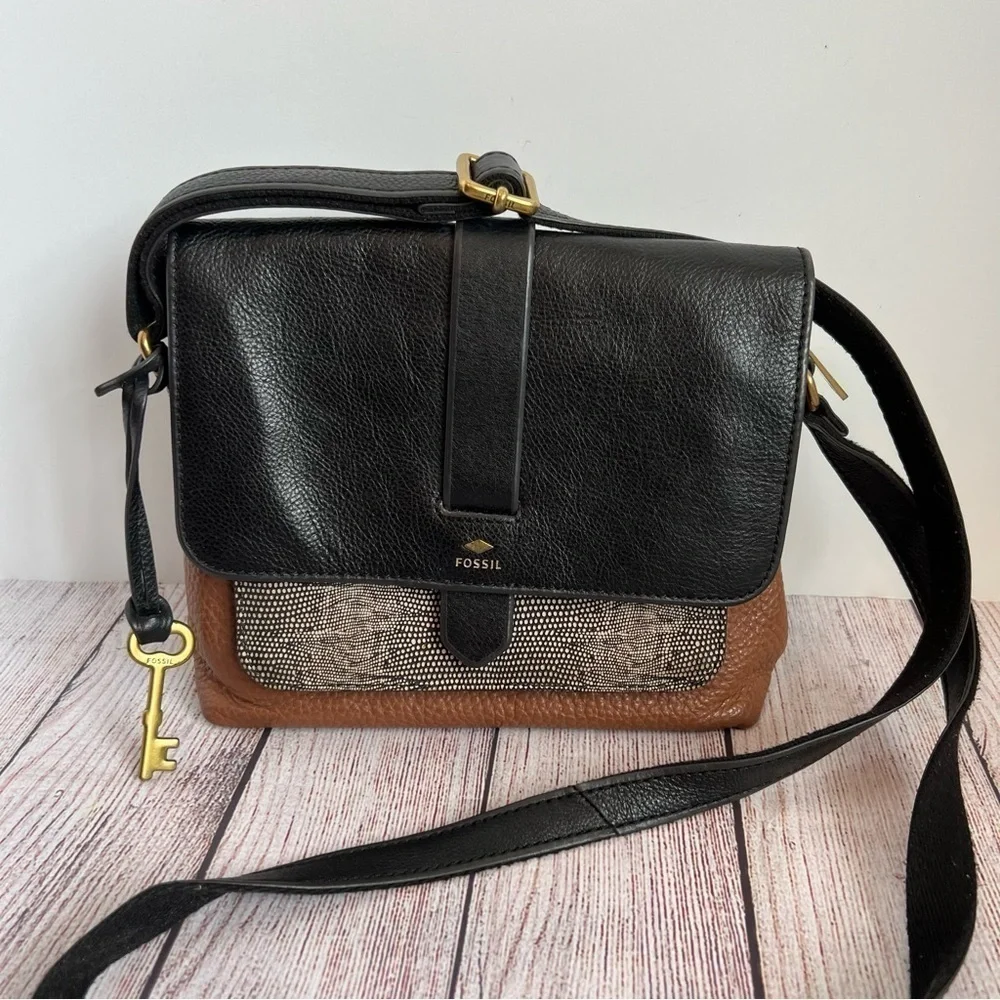 FOSSIL Multi Color Crossbody Purse